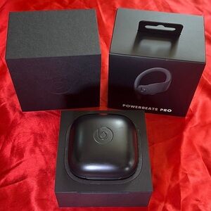Powerbeats Pro (Charging Case + Box)